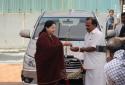 Nanjil sambath decided to return innova car to admk